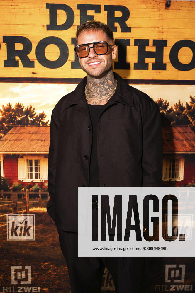 Marc Robin Wenz at the premiere of Season 2 of the reality TV show *Der Promihof* at the Gertrudenhof adventure farm in Hürth, October 14, 2026 Foto:xT.xFuturexImagex promihof_6059