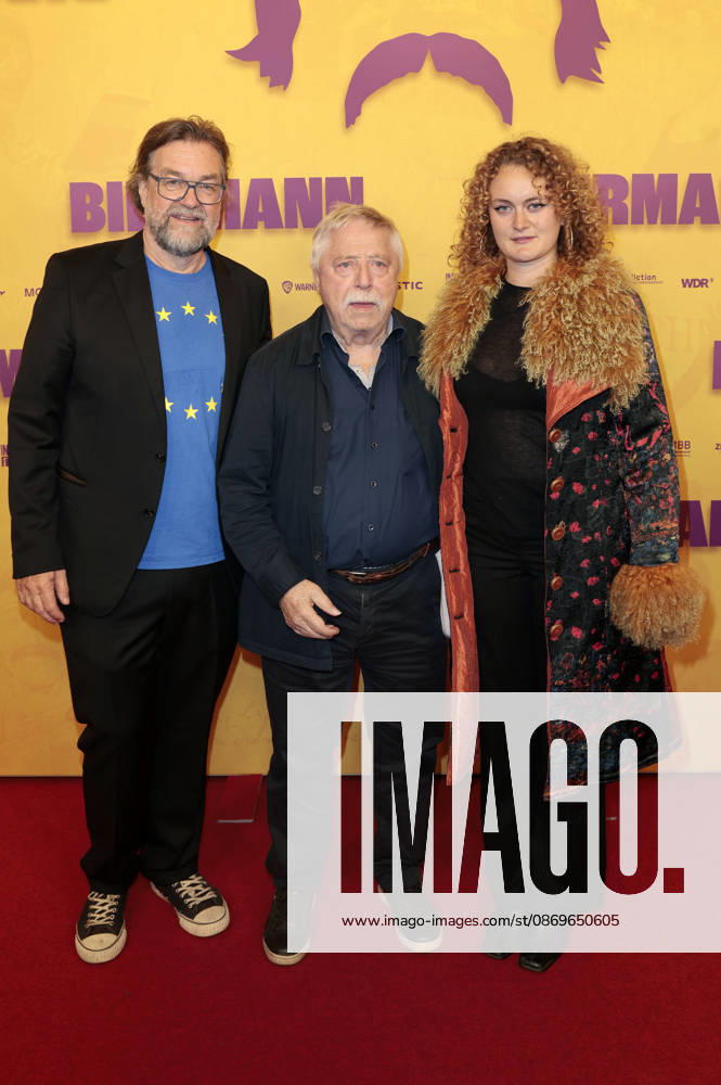 Jens Meurer, Wolf Biermann, and a guest at the premiere of the documentary *Biermann* at Kino International in Berlin, October 15, 2026 Foto:xS.xGabschx xFuturexImagex biermann_berlin_6024
