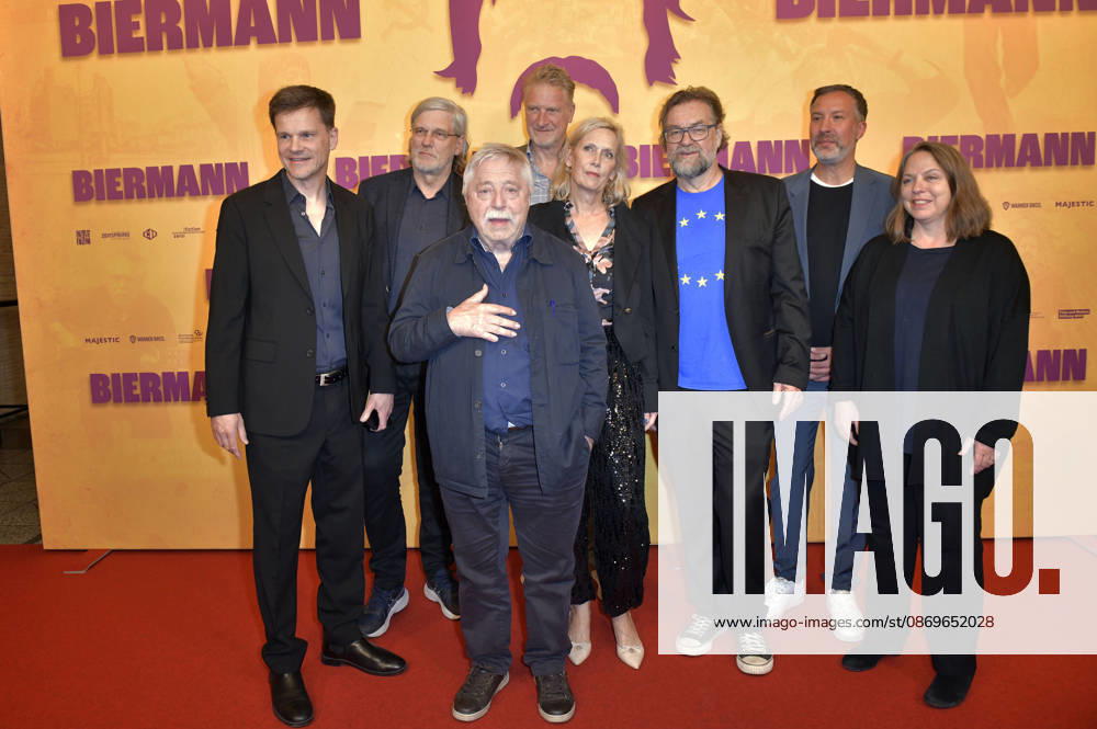 Benjamin Herrmann, Martin Hagemann, Wolf Biermann, Michael Souvignier, Pamela Biermann, Jens Meurer, and guests at the premiere of the documentary *Biermann* at Kino International in Berlin, October 15, 2026 Foto:xM.xBehrensx xFuturexImagex biermann_berlin_6052
