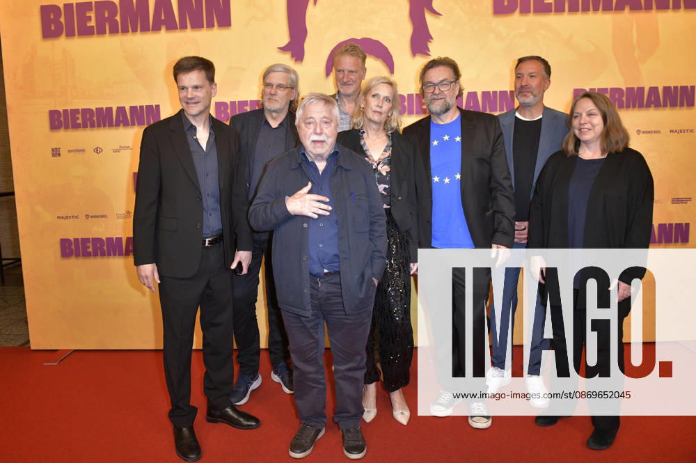 Benjamin Herrmann, Martin Hagemann, Wolf Biermann, Michael Souvignier, Pamela Biermann, Jens Meurer, and guests at the premiere of the documentary *Biermann* at Kino International in Berlin, October 15, 2026 Foto:xM.xBehrensx xFuturexImagex biermann_berlin_6053