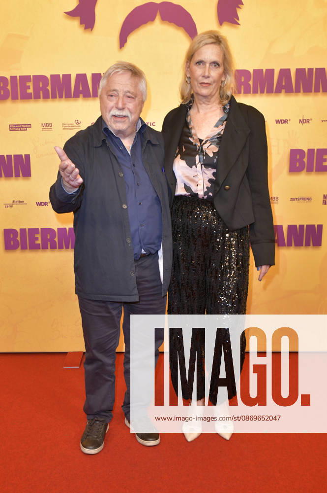 Wolf Biermann with his husband, Pamela Biermann, at the premiere of the documentary *Biermann* at Kino International in Berlin, October 15, 2026 Foto:xM.xBehrensx xFuturexImagex biermann_berlin_6054