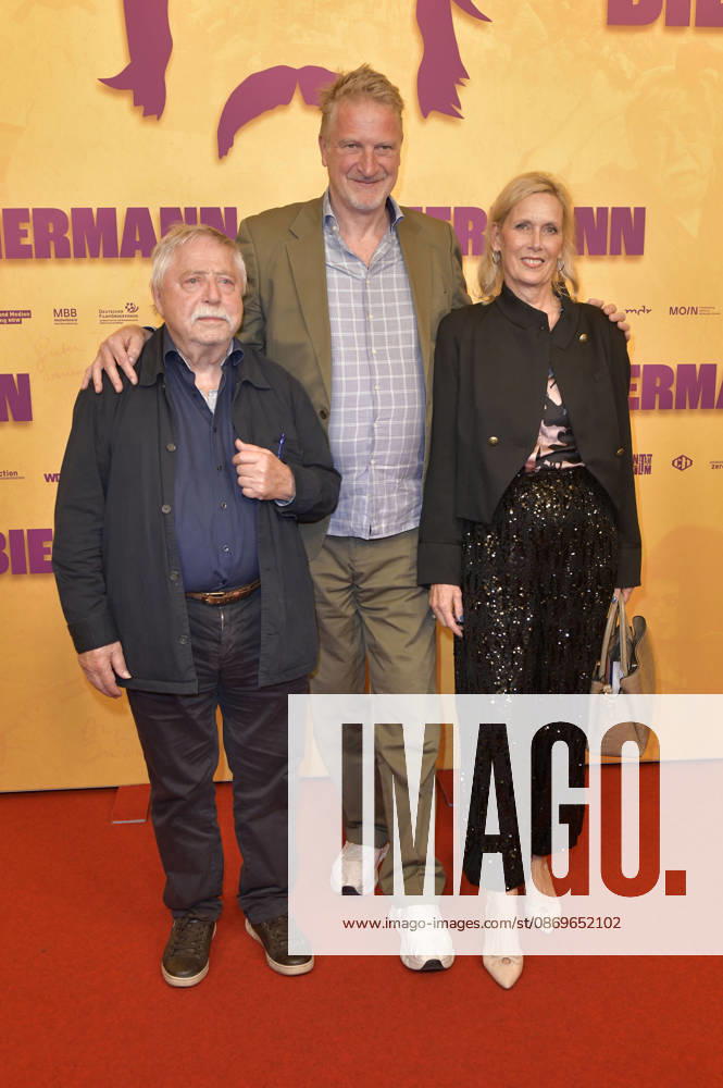 Wolf Biermann, Michael Souvignier, and Pamela Biermann at the premiere of the documentary *Biermann* at Kino International in Berlin, October 15, 2026 Foto:xM.xBehrensx xFuturexImagex biermann_berlin_6081