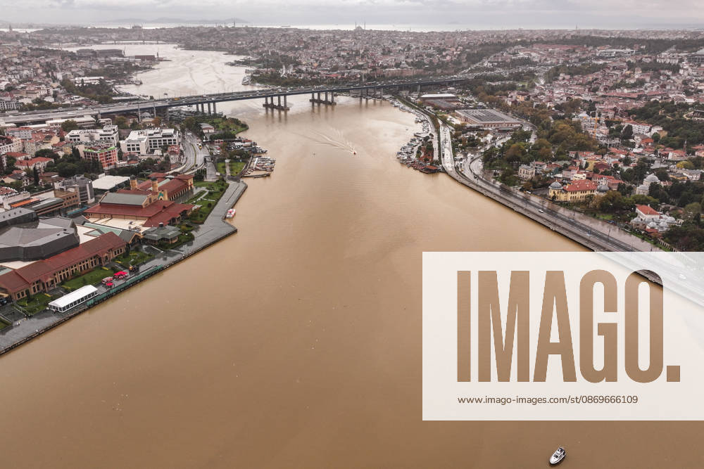 Heavy rain turns Istanbul’s coastal waters brown ISTANBUL, TURKIYE - OCTOBER 16: An aerial view of the brown-colored waters along parts of the Bosphorus and the Golden Horn in Istanbul, Turkiye, following heavy rainfall, on October 16, 2026. Hakan Akgun Anadolu Istanbul Turkey. Editorial use only. Please get in touch for any other usage.