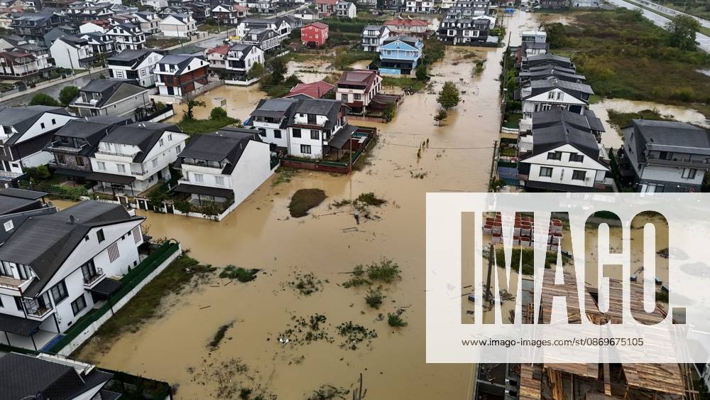 Heavy rain causes flooding in Turkiye s Sakarya SAKARYA, TURKIYE - OCTOBER 16: An aerial view of Alandere neighborhood in Kocaali district of Sakarya, Turkiye, where parts of the area are submerged in water following heavy rainfall, on October 16, 2026. Davut Genc Anadolu Sakarya Turkey. Editorial use only. Please get in touch for any other usage.