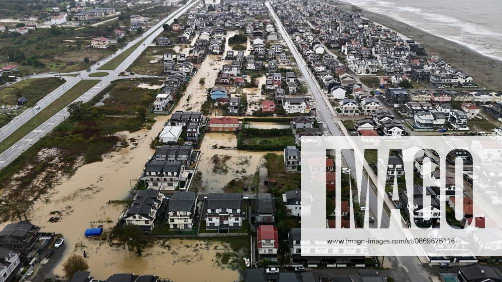 Heavy rain causes flooding in Turkiye s Sakarya SAKARYA, TURKIYE - OCTOBER 16: An aerial view of Alandere neighborhood in Kocaali district of Sakarya, Turkiye, where parts of the area are submerged in water following heavy rainfall, on October 16, 2026. Davut Genc Anadolu Sakarya Turkey. Editorial use only. Please get in touch for any other usage.
