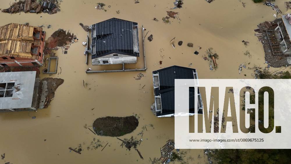 Heavy rain causes flooding in Turkiye s Sakarya SAKARYA, TURKIYE - OCTOBER 16: An aerial view of Alandere neighborhood in Kocaali district of Sakarya, Turkiye, where parts of the area are submerged in water following heavy rainfall, on October 16, 2026. Davut Genc Anadolu Sakarya Turkey. Editorial use only. Please get in touch for any other usage.