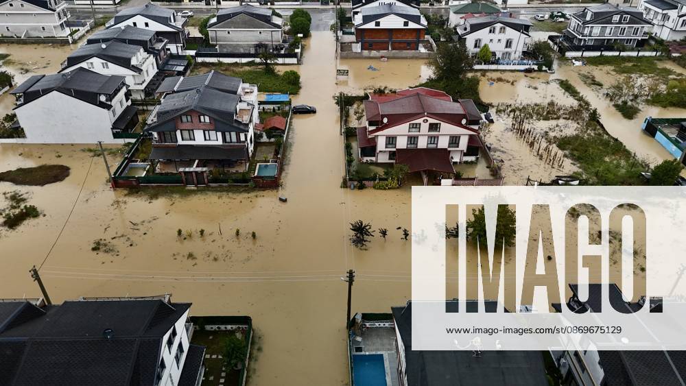 Heavy rain causes flooding in Turkiye s Sakarya SAKARYA, TURKIYE - OCTOBER 16: An aerial view of Alandere neighborhood in Kocaali district of Sakarya, Turkiye, where parts of the area are submerged in water following heavy rainfall, on October 16, 2026. Davut Genc Anadolu Sakarya Turkey. Editorial use only. Please get in touch for any other usage.