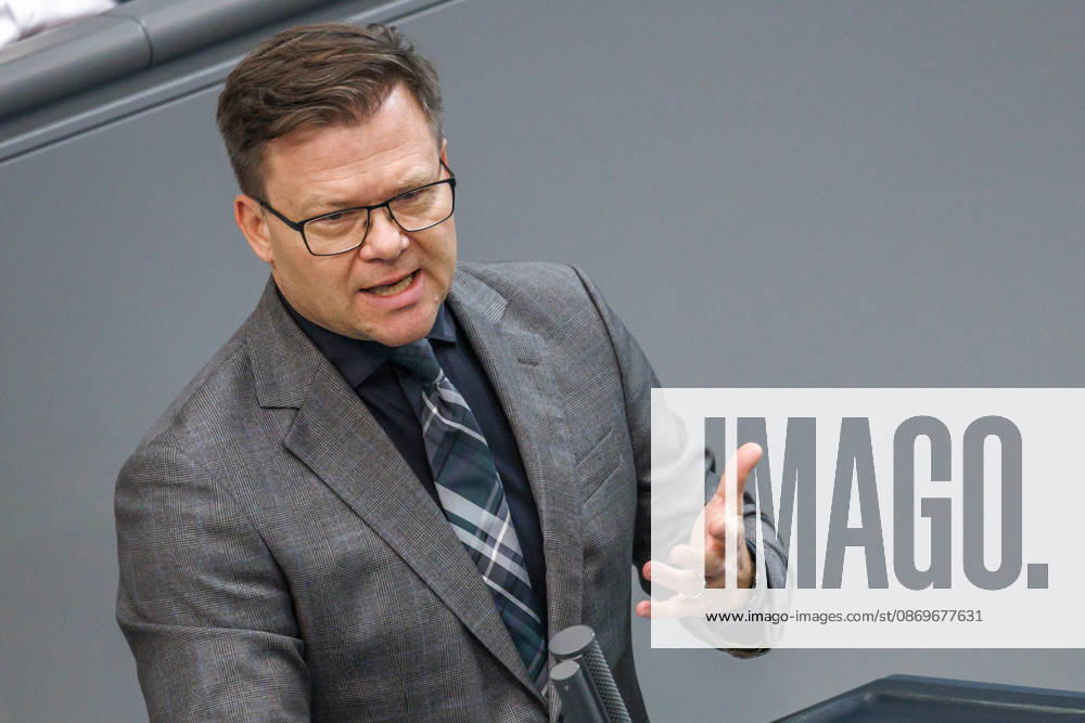 Bundestag: Carsten Schneider (SPD), Minister for the Environment, Climate Action, Nature Conservation, and Nuclear Safety, at the German Bundestag on October 16, 2026, in Berlin, Berlin, Berlin, Germany, Bundestag