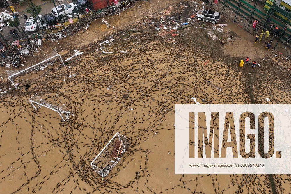 Aftermath of heavy rain in Istanbul ISTANBUL, TURKIYE - OCTOBER 16: An aerial view of mud-covered football fields and ongoing cleanup efforts at Ayazaga Sports Facilities in Istanbul, Turkiye, on October 16, 2026. Cleanup operations continue in areas affected by flooding and heavy rainfall that struck the city on October 14. Hakan Akgun Anadolu Istanbul Turkey. Editorial use only. Please get in touch for any other usage.