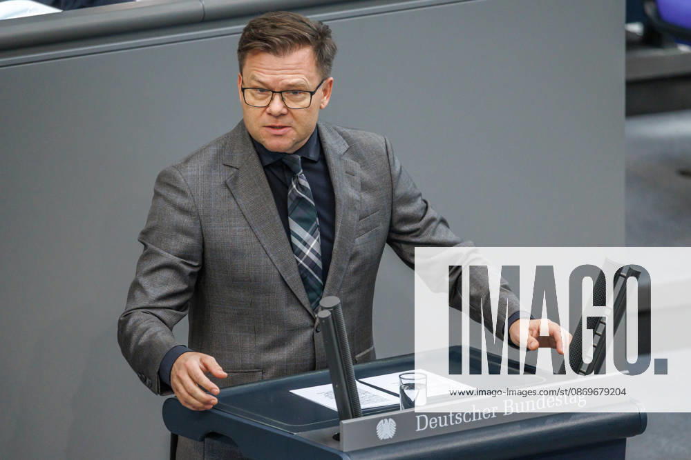 Bundestag: Carsten Schneider (SPD), Minister for the Environment, Climate Action, Nature Conservation, and Nuclear Safety, at the German Bundestag on October 16, 2026, in Berlin, Berlin, Berlin, Germany, Bundestag