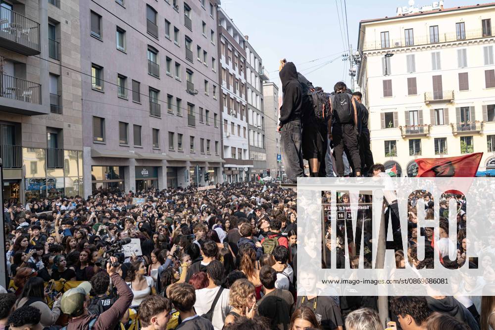 IPA89759942 - Milan, October 16, 26, Largo Cairoli, No One Is a Stranger Student Strike