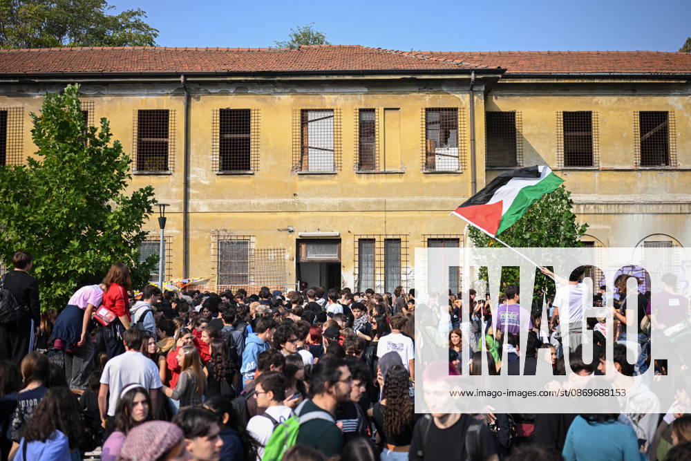 Nationwide school strike in Milan MILAN, ITALY - OCTOBER 16: Students peacefully occupy the ex morgue in via Sforza during a nationwide school strike in Milan, Italy, on October 16, 2026. Protesters oppose the government s education policies and measures they consider discriminatory towards students of foreign origin, also highlighting demands for higher wages and an end to precarious employment in schools. Piero Cruciatti Anadolu Milan Italy. Editorial use only. Please get in touch for any other usage.