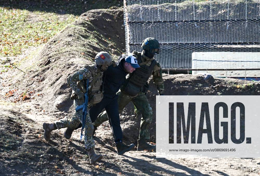 Belarus CSTO Drills 9265851 16.10.2026 Military personnel take part in the command-and-staff exercise with the CSTO peacekeeping forces Indestructible Brotherhood-2026 at the Losvido training ground in Vitebsk Region, Belarus. Viktor Tolochko Sputnik Vitebsk region Belarus