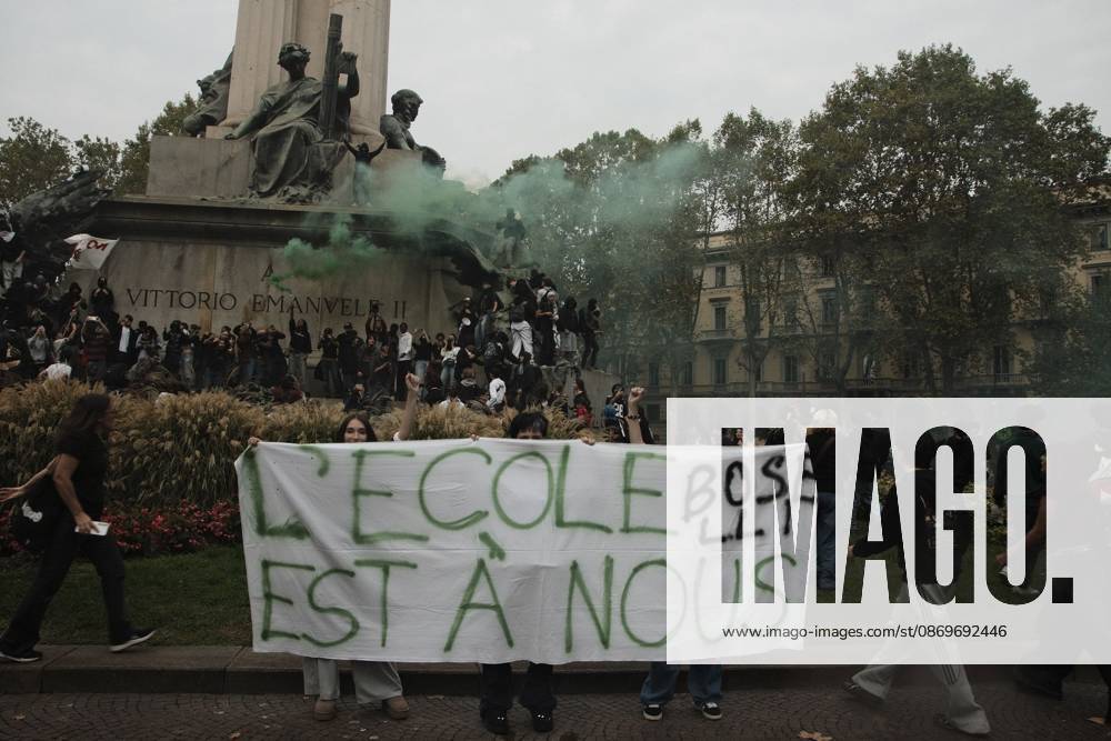 TURIN, ITALY, OCTOBER 16, 2026: Students demonstrate against deteriorating school buildings, insufficient education funding and job insecurity, calling for greater investment in education rather than military spending. Clashes break out in Piazza Castello, where police use water cannons and charge demonstrators. Earlier along the route, teachers link arms between students and police to prevent confrontation. Turin Italy - ZUMAq101 20261016_zna_q101_131