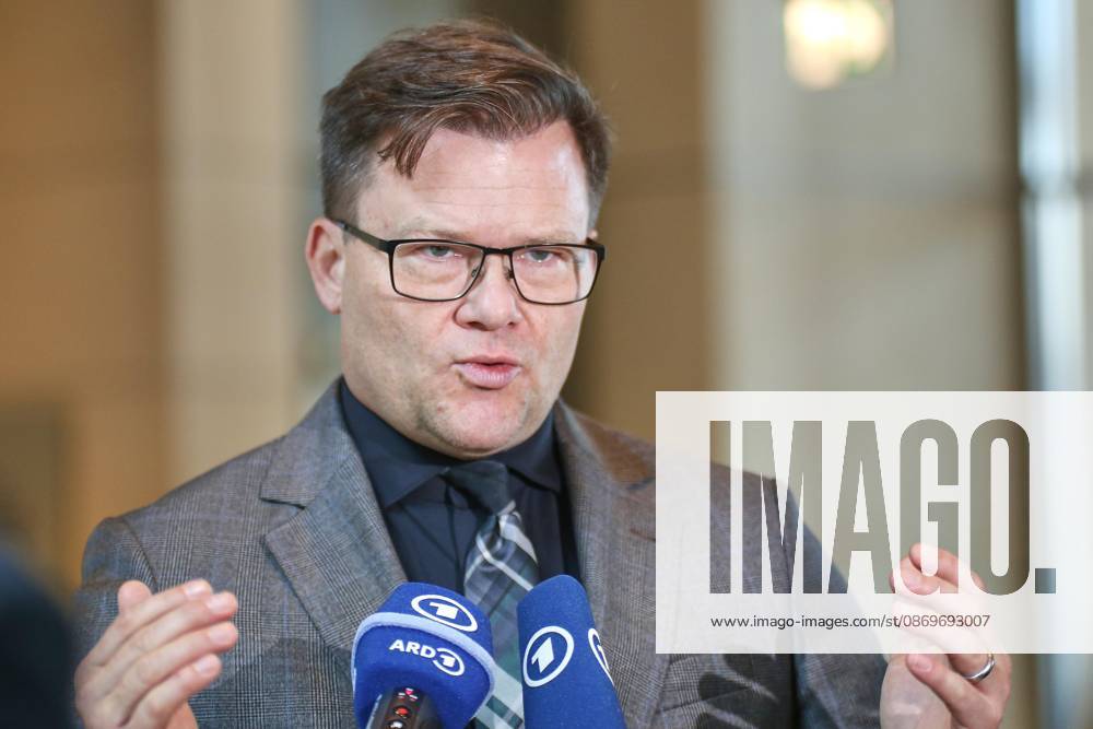 German Bundestag 103rd Session Carsten Schneider, Federal Minister for the Environment, Climate Action, Nature Conservation, and Nuclear Safety (SPD), issues a press statement