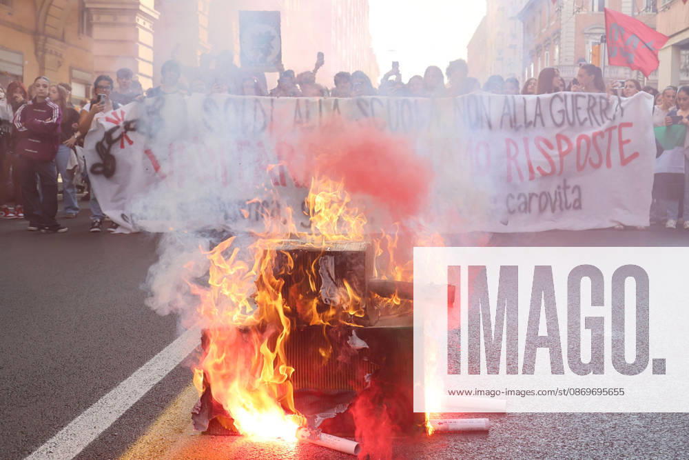 IPA89762460 - Bologna, October 16, 2026. Students and environmentalists gathered to demonstrate in support of the environment and against war on International Climate Day. Pictured is the march organized by OSA (Alternative Student Opposition) and Cambiare Rotta.