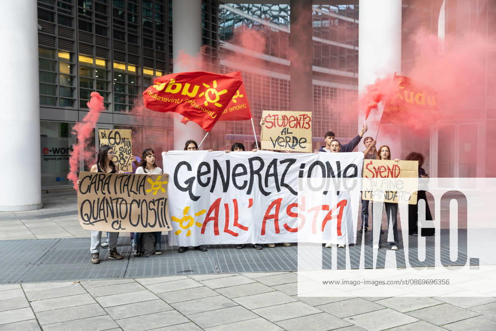 IPA89762912 - Milan, October 16, 2026, Via Melchiorre Gioia, Palazzo Lombardia. Pictured: The protest by young UDU students who had set up tents at BAM Park in Porta Nuova; the demonstration in front of the Regional Government Building with smoke bombs and signs.