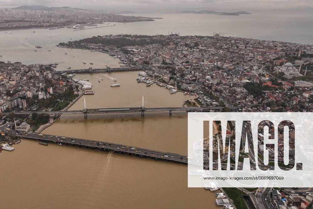 Torrential rain changes sea color to brown along Istanbul Strait and Golden Horn shores ISTANBUL, TURKIYE - OCTOBER 16: The waters along the shores of the Istanbul Strait and the Golden Horn (Halic) display a murky brown color in Istanbul, Turkiye, on October 16, 2026. Following heavy downpours across the metropolis, massive volumes of mud, soil sediment, and surface runoff washed through urban storm drains into the surrounding waterways, heavily discoloring coastal marine areas. Hakan Akgun Anadolu Istanbul Turkey. Editorial use only. Please get in touch for any other usage.