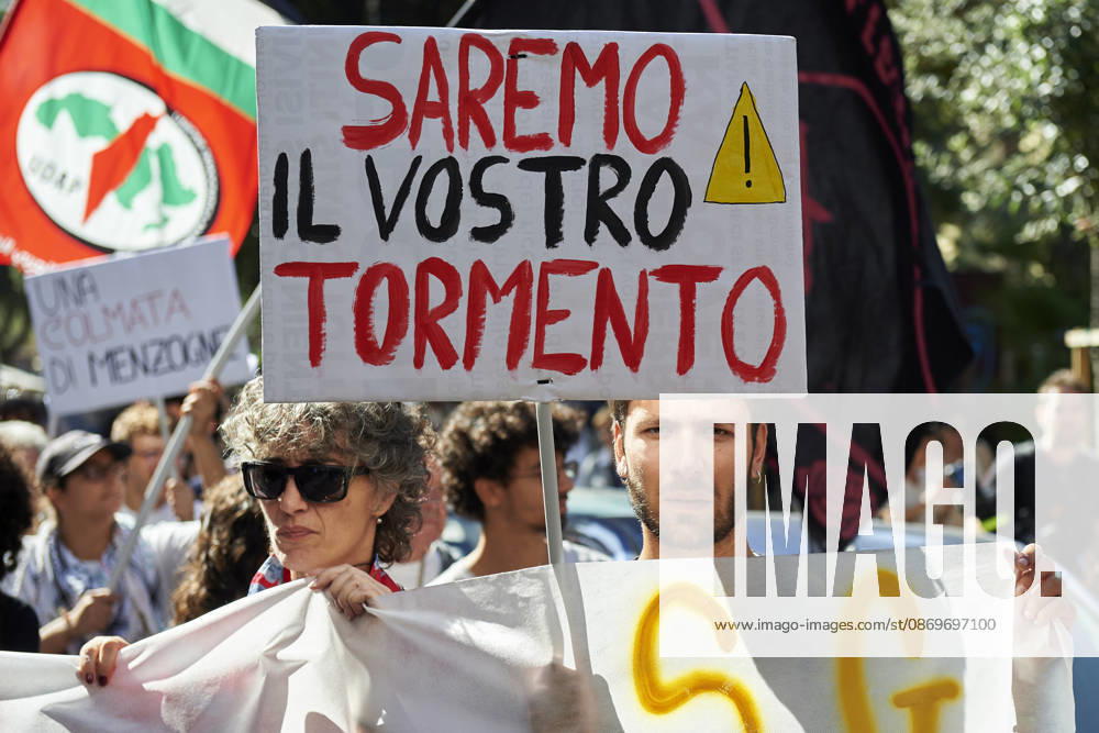 March for a climate strike in Naples NAPLES, ITALY - OCTOBER 16: People march for a climate strike to protest against governmental inaction towards global warming and climate change, part of demonstrations being held worldwide in a movement dubbed Fridays for Future inspired by the Swedish climate activist Greta Thunberg and to call for the regeneration of the Bagnoli neighbourhood, which will host the America’s Cup next year in Naples, on October 16, 2026. Eliano Imperato Anadolu Naples Italy. Editorial use only. Please get in touch for any other usage.
