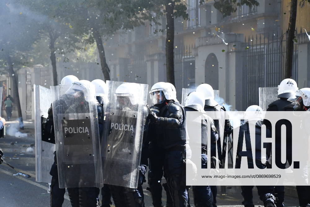 Demonstrations organized by students demanding improvements to their educational conditions continue in Albania TIRANA, ALBANIA - OCTOBER 16: Riot police deploy tear gas during clashes with student demonstrators protesting for improved educational conditions and lower fees in Tirana, Albania on October 16, 2026. Security forces intervened with tear gas and crowd-control measures after confrontations broke out near key government structures and university perimeters. Olsi Shehu Anadolu Tirana Albania. Editorial use only. Please get in touch for any other usage.