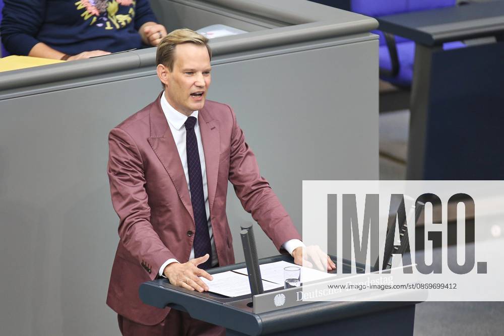 German Bundestag 103rd Session of the Bundestag Hendrik Streeck, CDU