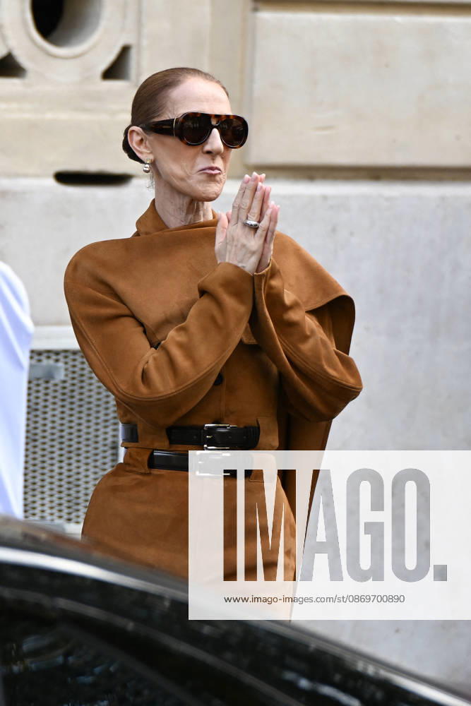 Celine Dion Leaves Her Hotel - Paris Celine Dion spend time with fans before going to the venue, hotel Royal Monceau in Paris, France on October 16, 2026. Photo by Lionel Urman ABACAPRESS.COM Paris France