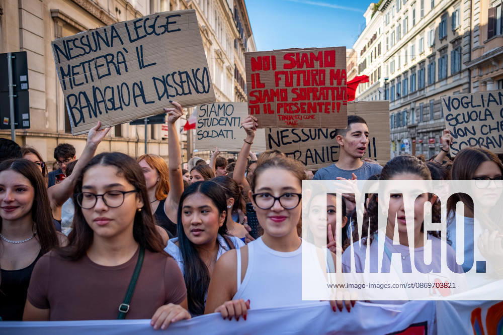 Thousands of students are taking to the streets to protest against the Meloni governments education policies. The students demands include: No one is a foreigner; fund schools, not war; and no to the militarization of school. Rome Italy - ZUMAg256 20261016_znp_g256_023