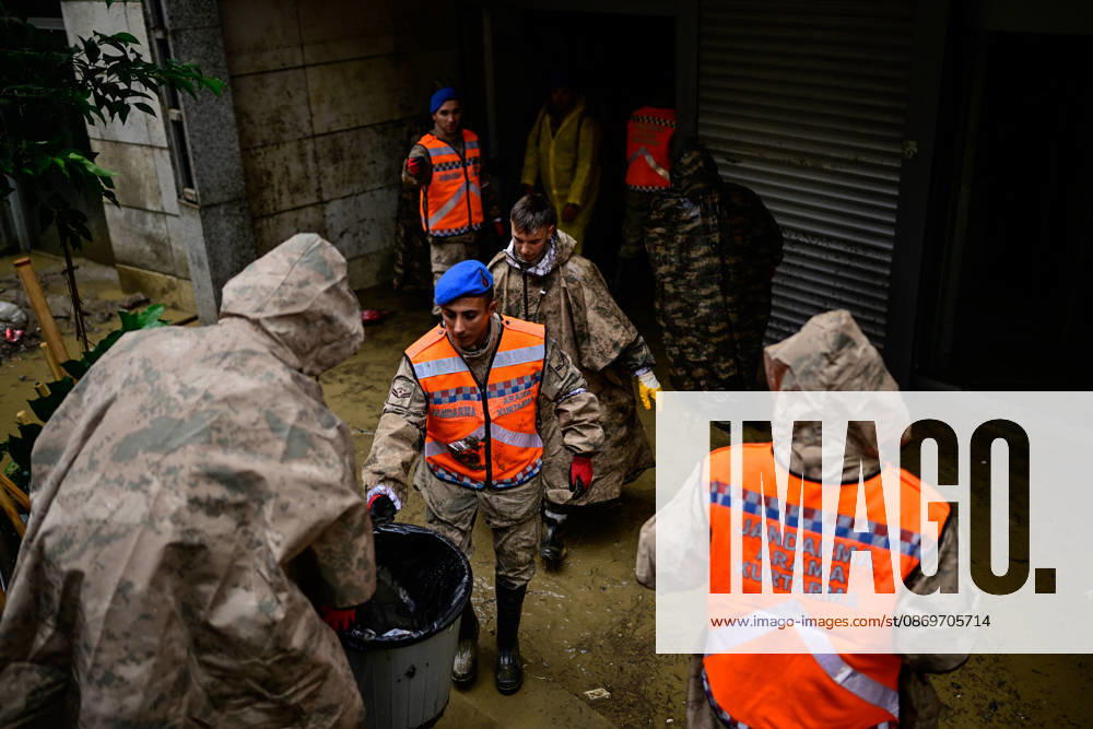 Gendarmerie teams support flood cleanup efforts in Istanbul ISTANBUL, TURKIYE - OCTOBER 16: Gendarmerie teams clear mud and debris from a flood-affected area in Sariyer as cleanup and repair efforts continue, on October 16, 2026 in Istanbul, Turkiye. The teams joined post-flood operations to help restore affected streets and support recovery work. Cem Tekkesinoglu Anadolu Istanbul Turkey. Editorial use only. Please get in touch for any other usage.