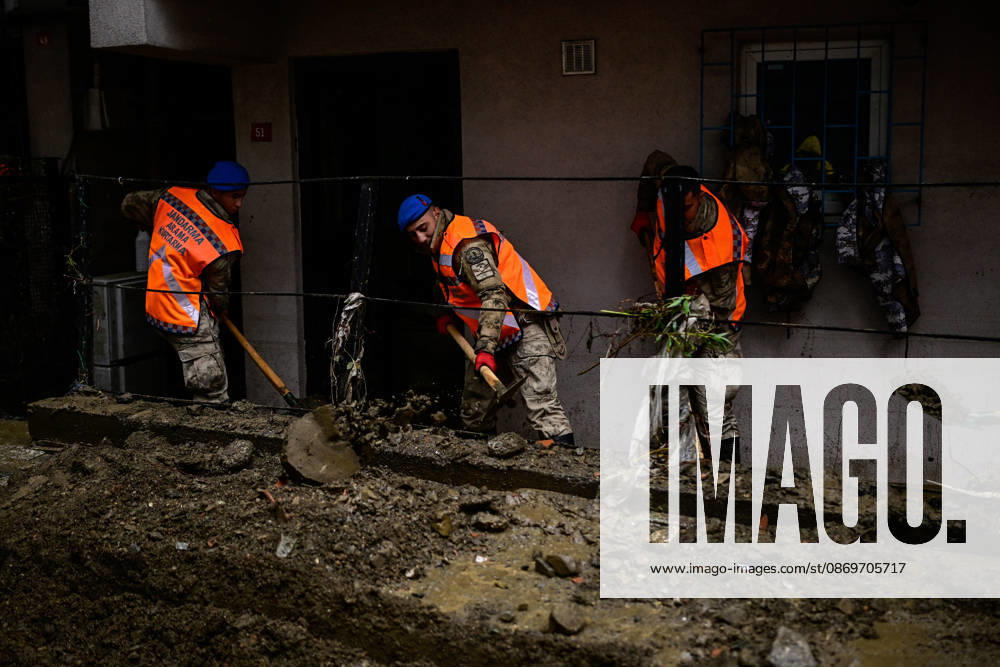 Gendarmerie teams support flood cleanup efforts in Istanbul ISTANBUL, TURKIYE - OCTOBER 16: Gendarmerie teams clear mud and debris from a flood-affected area in Sariyer as cleanup and repair efforts continue, on October 16, 2026 in Istanbul, Turkiye. The teams joined post-flood operations to help restore affected streets and support recovery work. Cem Tekkesinoglu Anadolu Istanbul Turkey. Editorial use only. Please get in touch for any other usage.