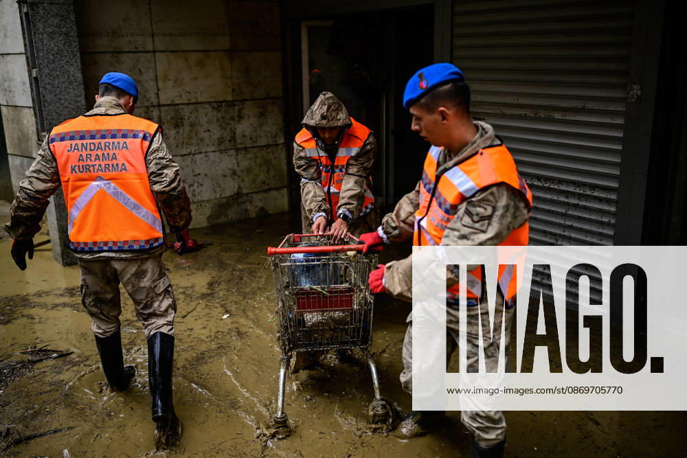Gendarmerie teams support flood cleanup efforts in Istanbul ISTANBUL, TURKIYE - OCTOBER 16: Gendarmerie teams clear mud and debris from a flood-affected area in Sariyer as cleanup and repair efforts continue, on October 16, 2026 in Istanbul, Turkiye. The teams joined post-flood operations to help restore affected streets and support recovery work. Cem Tekkesinoglu Anadolu Istanbul Turkey. Editorial use only. Please get in touch for any other usage.