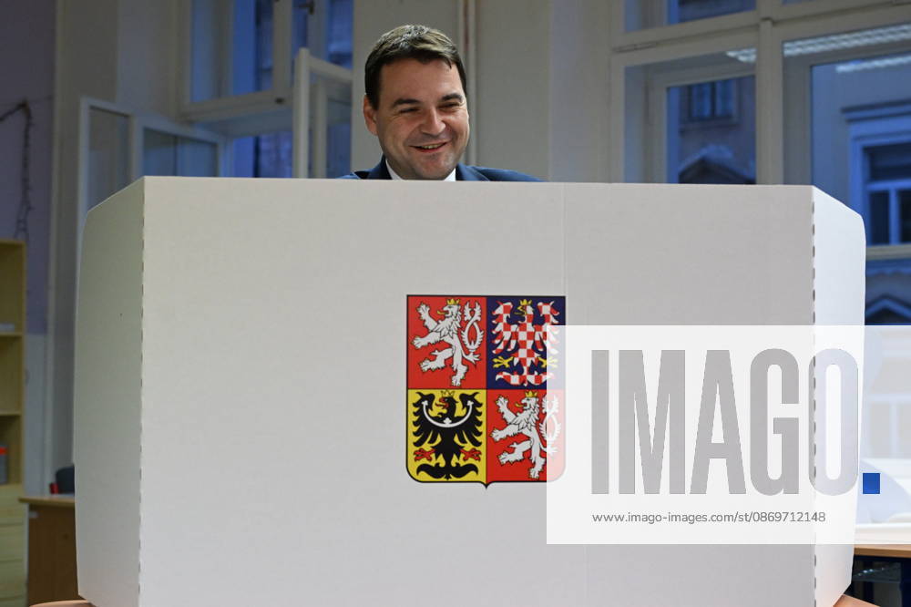 Czech Foreign Minister Petr Macinka (Motorists) casts his vote in the second round of the Senate elections in Prague, Czech Republic on October 16, 2026. (CTKxPhoto KaterinaxSulova) CTKPhotoP2026101607104 CTKPhotoP2026101607104