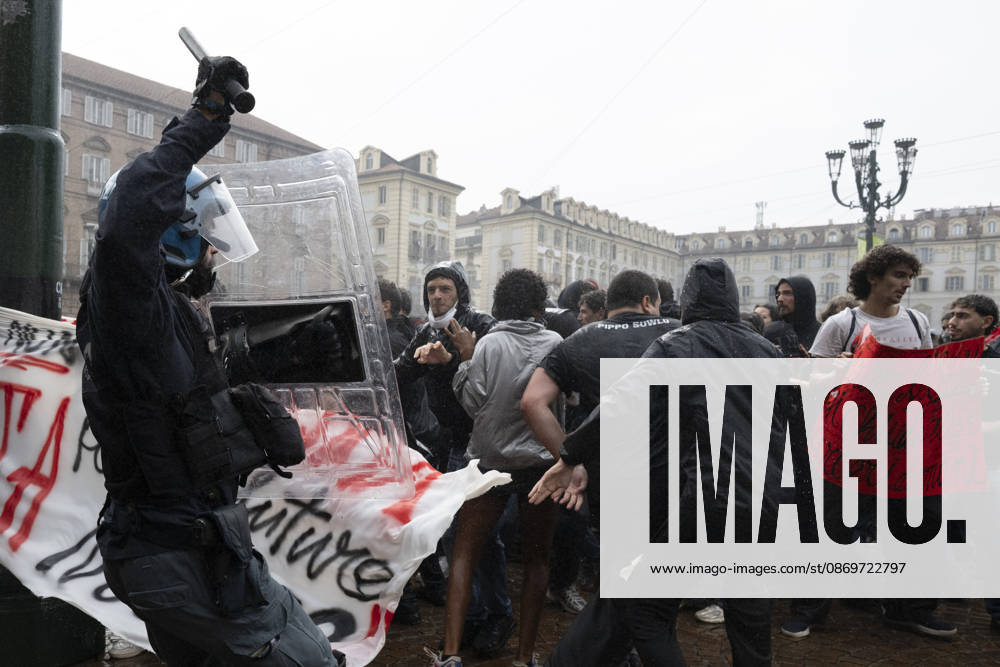 TURIN, ITALY - OCTOBER, 16, 2026..Italian students demonstrate against cuts to public education, the structural deterioration of school buildings and rearmament. Over the past week, many Italian high schools have been occupied in the wake of French students and their demands. Turin ITALY - ZUMAm214 20261016_zip_m214_016