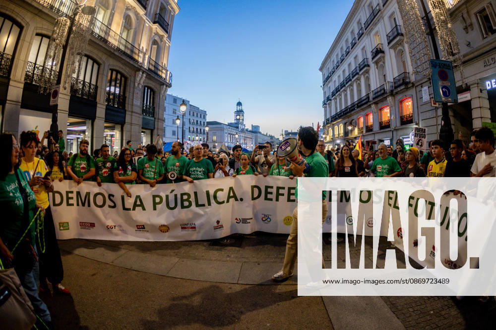 Protest Marking the Indefinite Teachers’ Strike in Madrid: Dozens of people gathered at a rally to mark the education strike on October 16, 2026, in Madrid, Spain. The public education strike in Madrid began on October 14 with full-scale walkouts and varying levels of participation among unions and the regional government. Teachers are demanding lower student-to-teacher ratios, higher salaries, and more staff. Ayuso describes the protest as political, while the mobilization will shift to partial walkouts next week OCTOBER 16, 2026 EDUCATION PROTEST RALLY TEACHERS’ STRIKE STRIKE Madrid Madrid, Spain