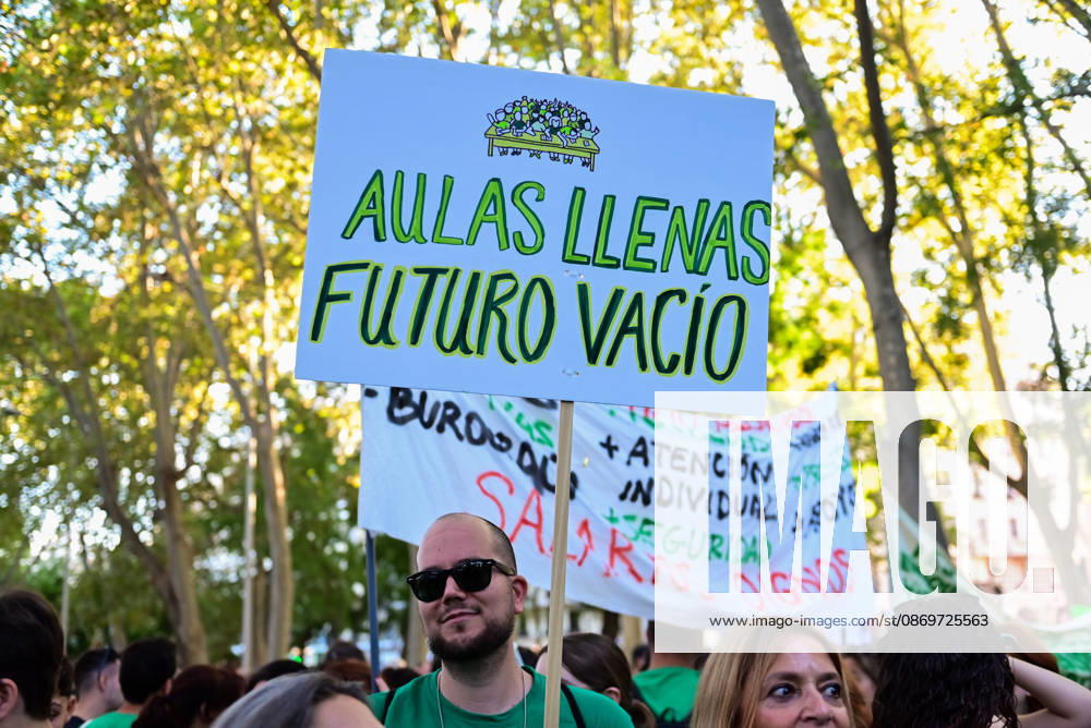 Teachers, students and members of the education community take part in a demonstration in Madrid, Spain, October 16, 2026, during an indefinite strike in the region s public education sector. Protesters are demanding higher salaries, smaller class sizes, reduced teaching hours and increased resources for public schools. The demonstration is held between Atocha and Puerta del Sol. Madrid Spain - ZUMAz108 20261016_znp_z108_026