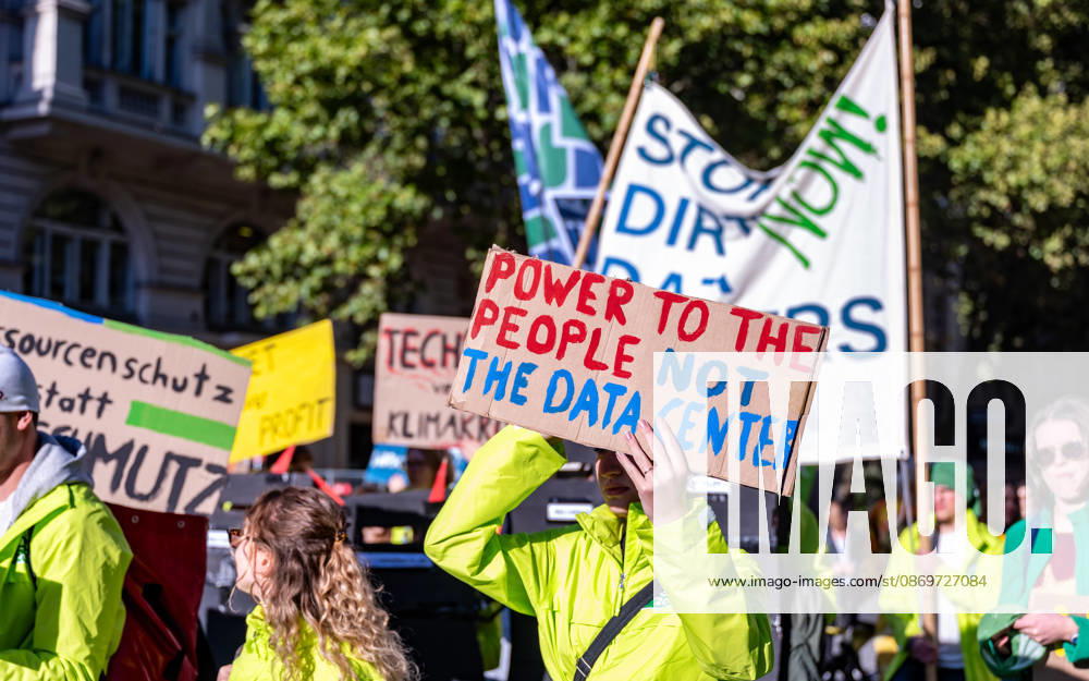 Fridays For Future Climate Strike: Announcing Climate Action Isn’t Enough—Without Climate Action, Everything Is Nothing Participants in the Fridays For Future climate strike, under the slogan Announcing Climate Action Isn’t Enough—Without Climate Action, Everything Is Nothing, gathered on Prater Hauptallee near Praters