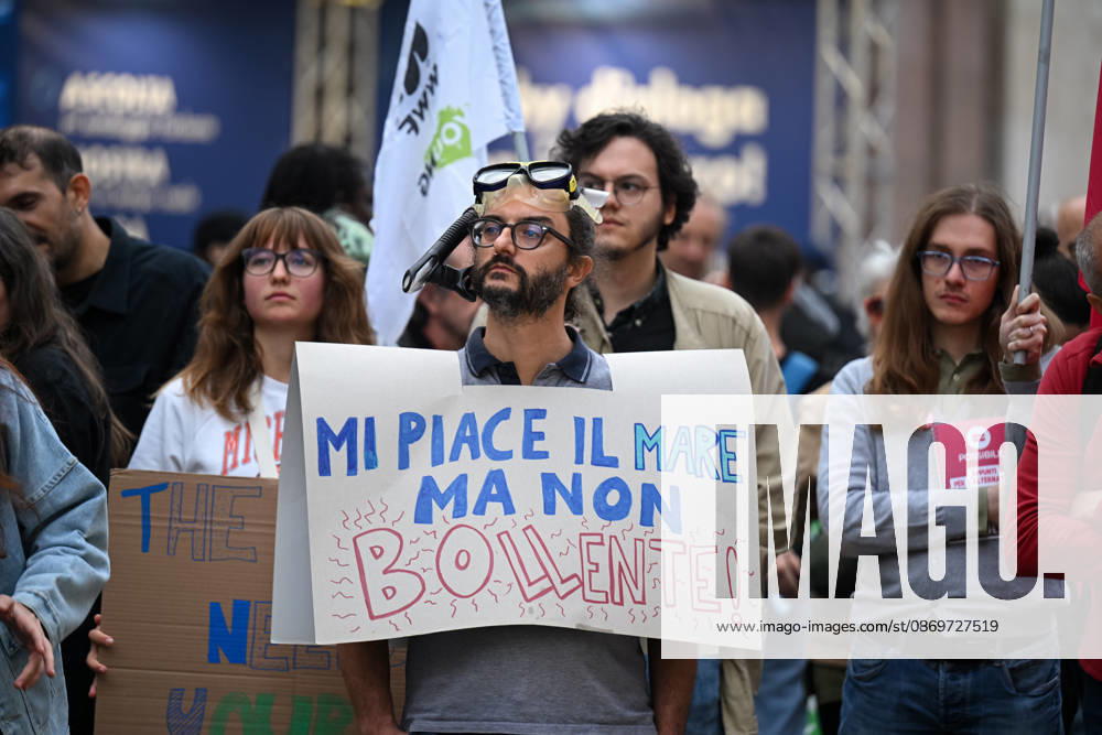 Fridays for Future climate strike in Milan, Italy MILAN, ITALY - OCTOBER 16: Climate activists from Fridays for Future hold placards during a nationwide climate strike in Milan, Italy, on October 16, 2026. Demonstrations are taking place in more than 25 Italian cities, with protesters demanding stronger government action against climate change, faster progress towards renewable energy and greater climate justice. Piero Cruciatti Anadolu Milan Italy. Editorial use only. Please get in touch for any other usage.