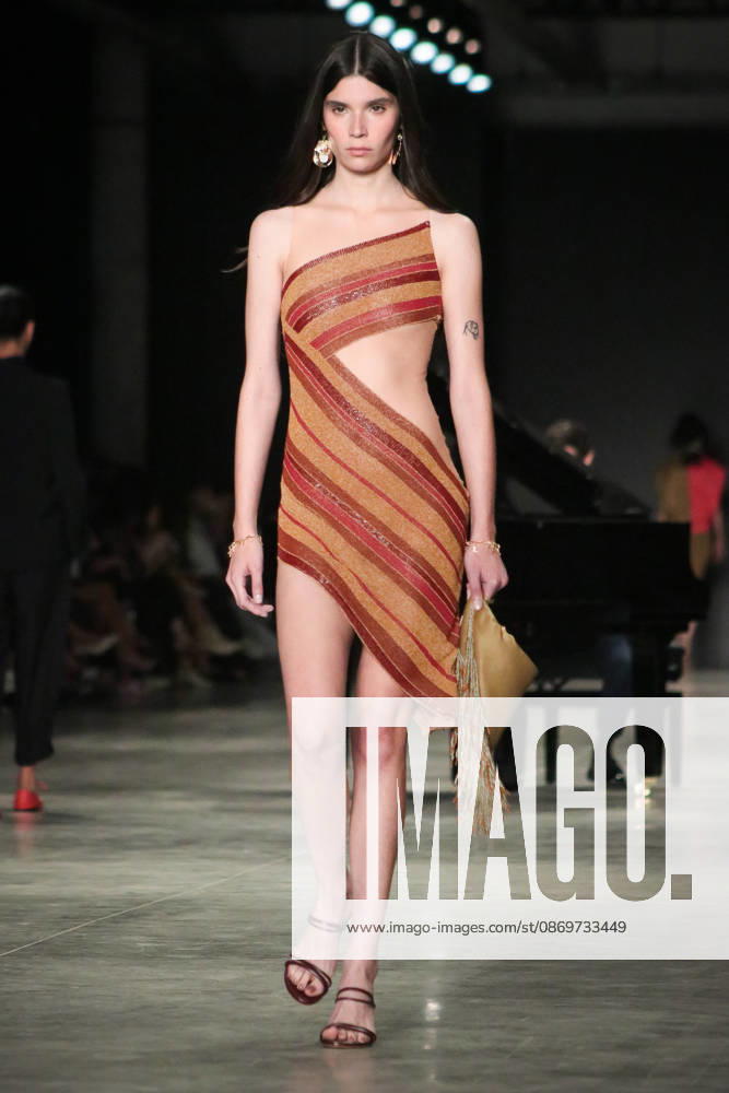 SãO PAULO, SP - 16.10.2026: SPFW N61 - Designer Lilly Sarti presents a collection that explores the contrast between feminine strength and delicacy this Friday (16), at the 61st edition of São Paulo Fashion Week (SPFW), at the Pavilhão das Culturas Brasileiras, in Parque Ibirapuera, in São Paulo (SP). The show was accompanied by live grand piano music by Pablo Rossi. x3033024x Angà licaxAlves