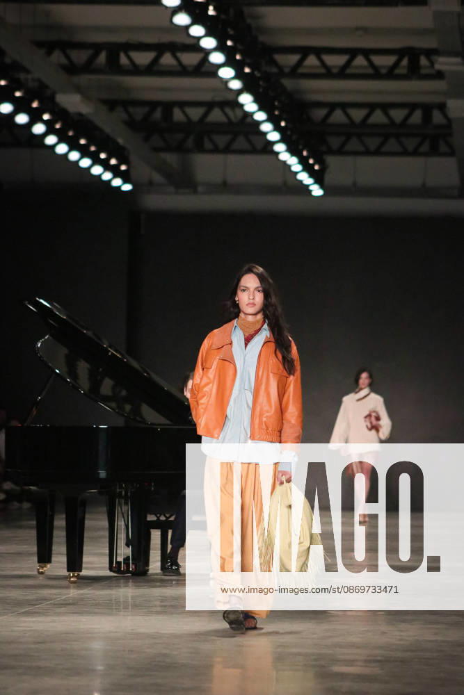 SãO PAULO, SP - 16.10.2026: SPFW N61 - Designer Lilly Sarti presents a collection that explores the contrast between feminine strength and delicacy this Friday (16), at the 61st edition of São Paulo Fashion Week (SPFW), at the Pavilhão das Culturas Brasileiras, in Parque Ibirapuera, in São Paulo (SP). The show was accompanied by live grand piano music by Pablo Rossi. x3033035x Angà licaxAlves