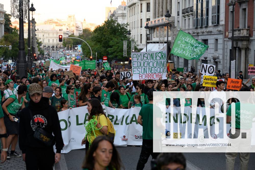 Demonstration in support of public education in Madrid MADRID, SPAIN - OCTOBER 16, 2026: A demonstration in support of public education, organized by education sector unions. Thousands of people marched through the streets of Madrid, ending at the Puerta del Sol, on the third day of an indefinite strike involving teachers and students. Tomas Calle JNA Press Madrid Spain