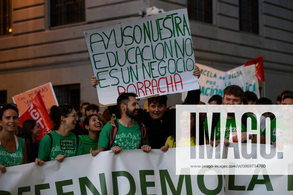 MADRID, SPAIN - OCTOBER 16, 2026: A demonstration in support of public education, organized by education sector unions. Thousands of people marched through the streets of Madrid, ending at the Puerta del Sol, on the third day of an indefinite strike involving teachers and students. JNA Press Madrid Spain - ZUMAq101 20261016_zna_q101_395