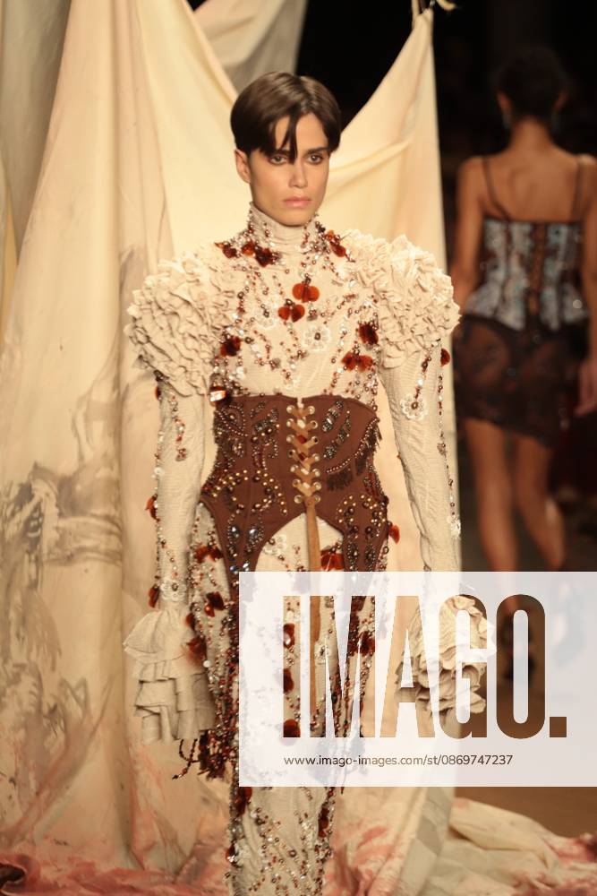 Hisha s fashion show at SPFW. Sao Paulo (SP), 10 16 2026 - Fashion SPFW - Hisha fashion show during Sao Paulo Fashion Week N61 at Pacubra in Ibirapuera, Sao Paulo.(Foto: Fabricio Bomjardim Thenews2 imago images) Hisha s fashion show at SPFW.