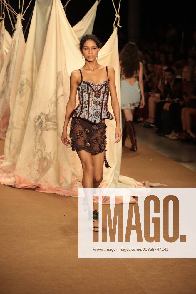 Hisha s fashion show at SPFW. Sao Paulo (SP), 10 16 2026 - Fashion SPFW - Hisha fashion show during Sao Paulo Fashion Week N61 at Pacubra in Ibirapuera, Sao Paulo.(Foto: Fabricio Bomjardim Thenews2 imago images) Hisha s fashion show at SPFW.