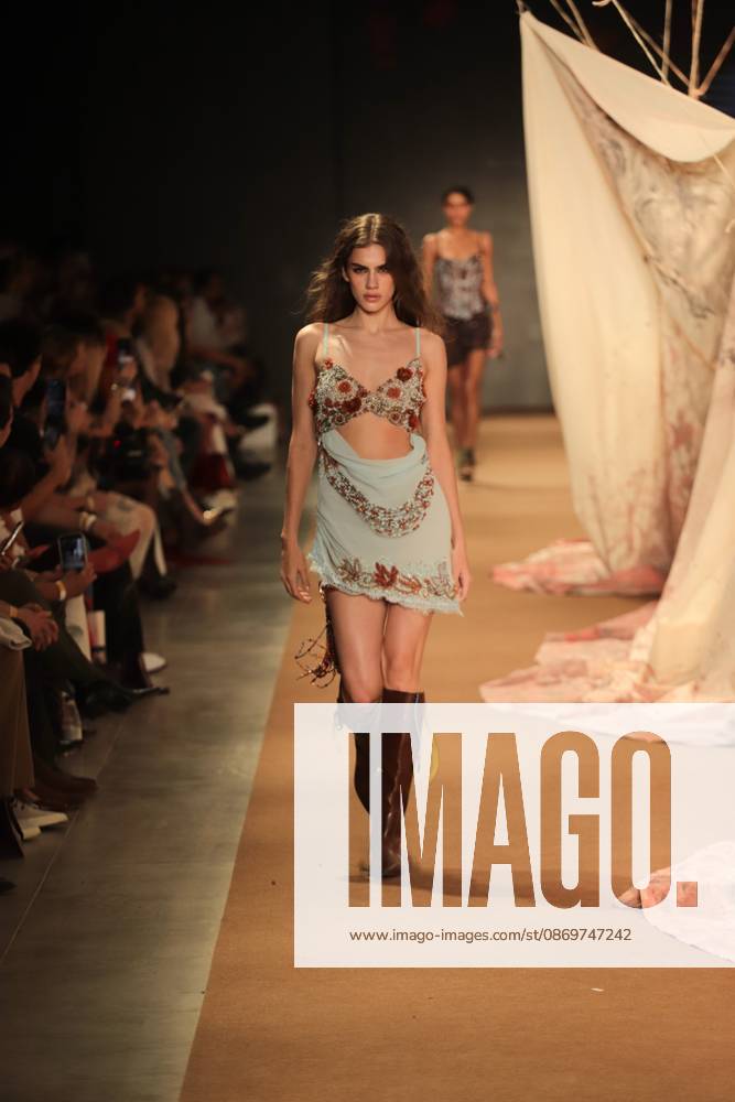 Hisha s fashion show at SPFW. Sao Paulo (SP), 10 16 2026 - Fashion SPFW - Hisha fashion show during Sao Paulo Fashion Week N61 at Pacubra in Ibirapuera, Sao Paulo.(Foto: Fabricio Bomjardim Thenews2 imago images) Hisha s fashion show at SPFW.