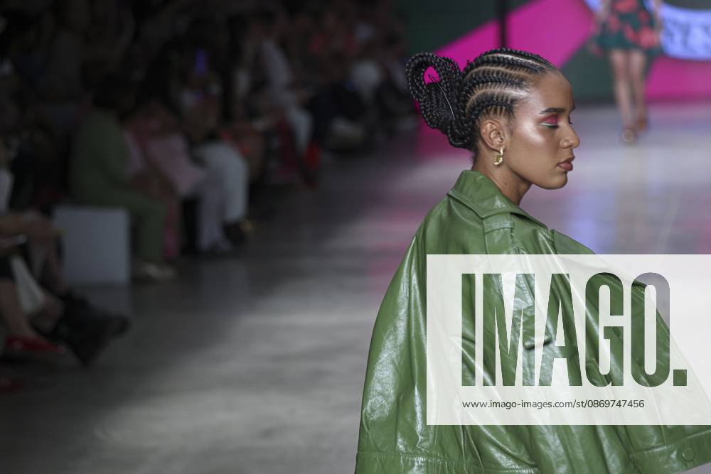 Santa Resistencia presents its collection at SPFW N61. Sao Paulo (SP), 10 16 2026 Fashion SPFW n61 The Santa Resistencia brand presents its collection during Sao Paulo Fashion Week n61, in Sao Paulo, this Friday (16).(Foto: Leco Viana Thenews2 imago images) Santa Resistencia presents its collection at SPFW N61.