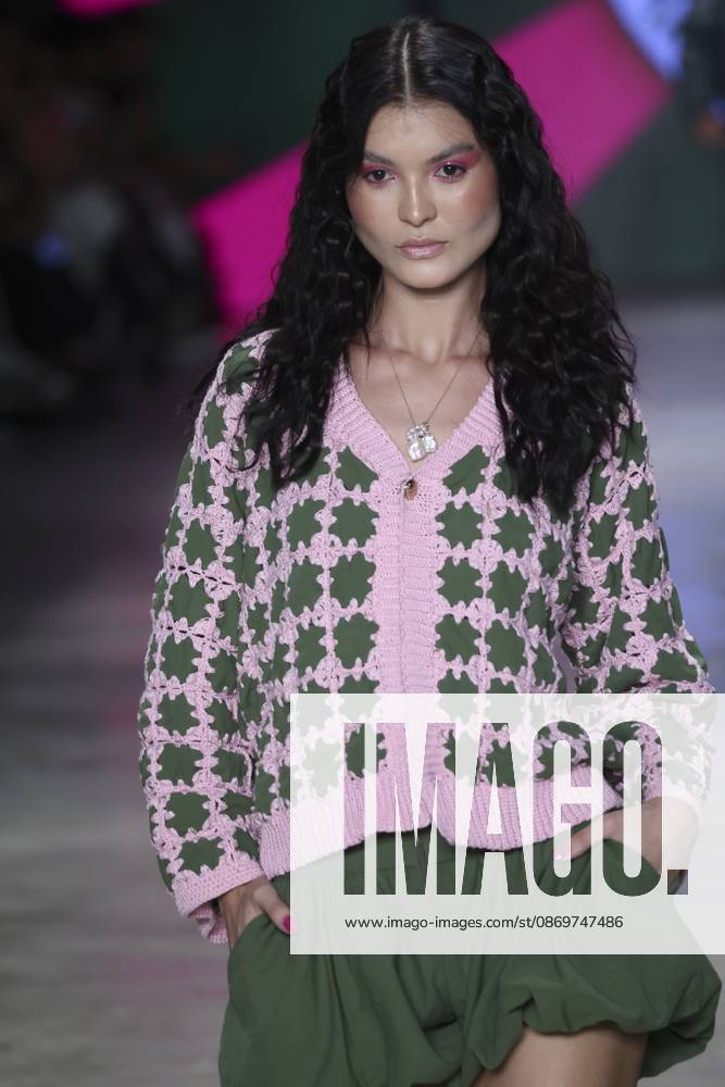 Santa Resistencia presents its collection at SPFW N61. Sao Paulo (SP), 10 16 2026 Fashion SPFW n61 The Santa Resistencia brand presents its collection during Sao Paulo Fashion Week n61, in Sao Paulo, this Friday (16).(Foto: Leco Viana Thenews2 imago images) Santa Resistencia presents its collection at SPFW N61.