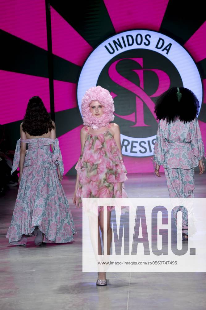 Santa Resistencia presents its collection at SPFW N61. Sao Paulo (SP), 10 16 2026 Fashion SPFW n61 The Santa Resistencia brand presents its collection during Sao Paulo Fashion Week n61, in Sao Paulo, this Friday (16).(Foto: Leco Viana Thenews2 imago images) Santa Resistencia presents its collection at SPFW N61.