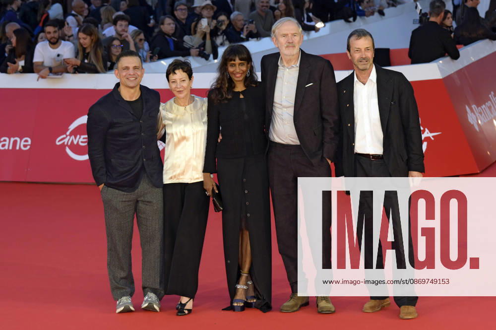 Pete Shilaimon, Gabrielle Tana, Nini Corbijn, Anton Corbijn, and Andrea Occhipinti at the premiere of the film *A Talent for Murder* at the 21st Rome International Film Festival (Festa del Cinema di Roma 2026) at the Auditorium Parco della Musica in Rome, October 16, 2026 Foto:xA.xM.xTinghinox xFuturexImagex talent_6030
