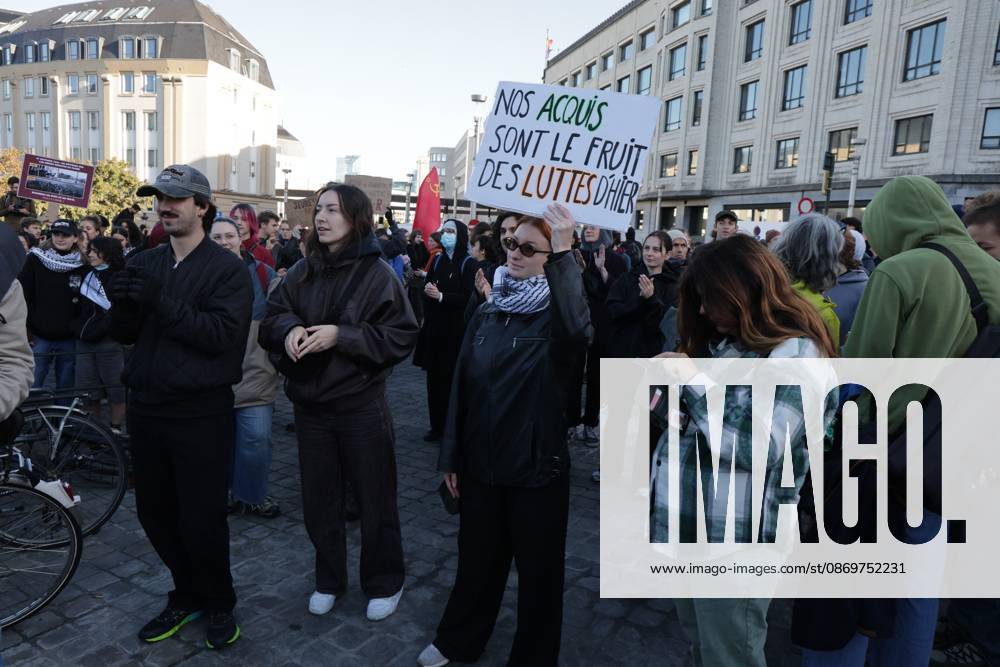 This image shows youths gather for a protest action at the Central Station in Brussels on Saturday 17 October 2026. NICOLASxMAETERLINCK 190060033