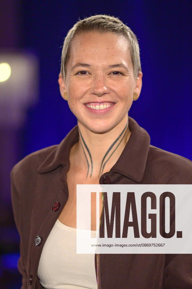 Stefanie Heinzmann during the taping of the WDR talk show Kölner Treff at WDR Studio BS 3 in Cologne, October 16, 2026 Foto:xW.xRanderathx xFuturexImagex koelner_treff1610_6038