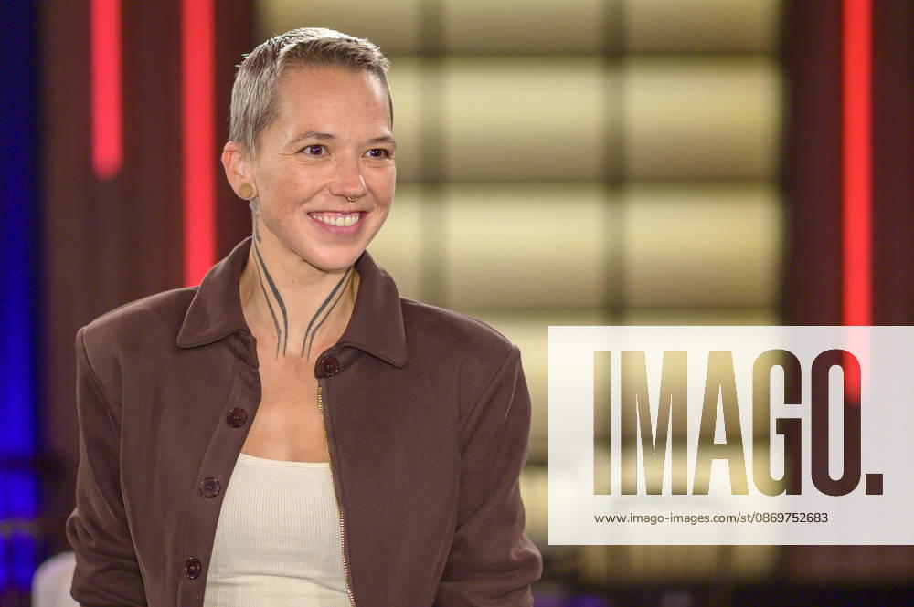 Stefanie Heinzmann during the taping of the WDR talk show Kölner Treff at WDR Studio BS 3 in Cologne, October 16, 2026 Foto:xW.xRanderathx xFuturexImagex koelner_treff1610_6048